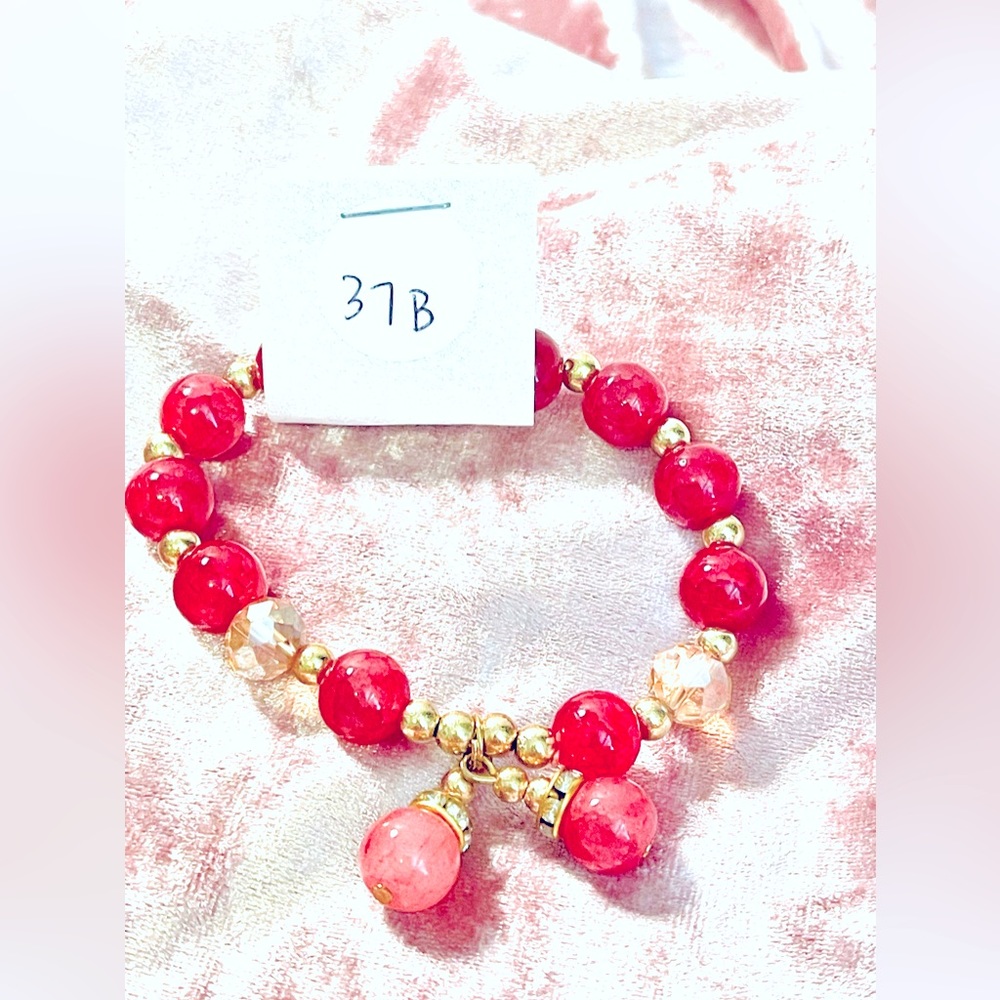 #37B beaded bracelet